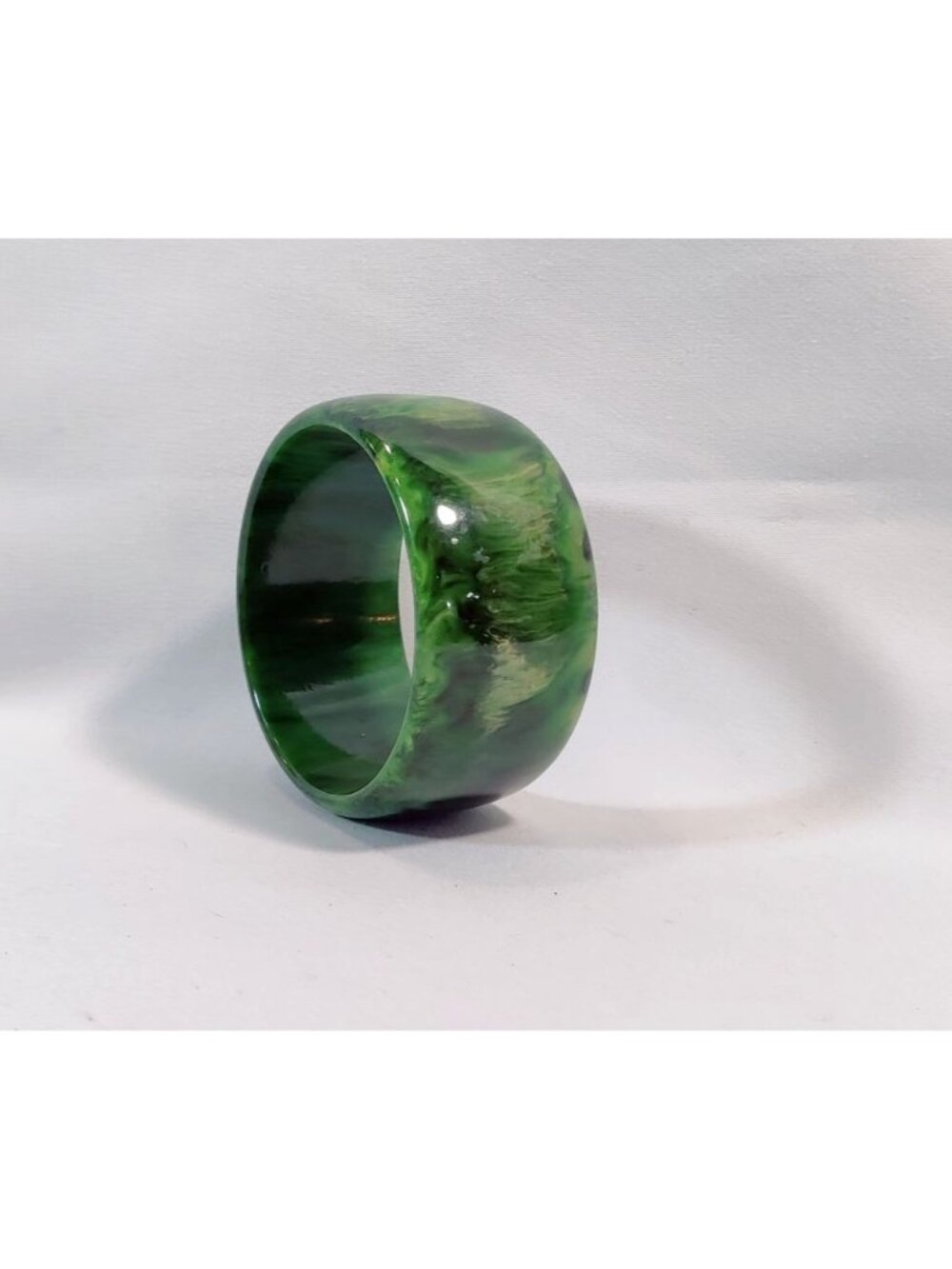 Vtg Bakelite Bangel Green Marble 2 5/8" x 1 3/8" Cream Spinach Polished Dome 40s